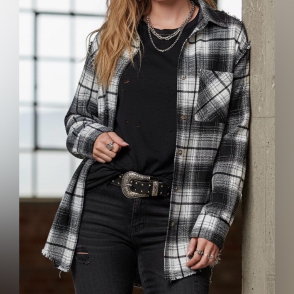 NWT La Miel Raw Edge Button Down Plaid Oversized Flannel Top - Picture 6 of 6